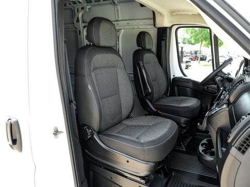 Used 2023 RAM ProMaster 2500 FWD image 32