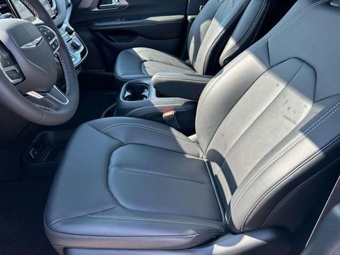 New 2026 Chrysler Voyager LX FWD image 22