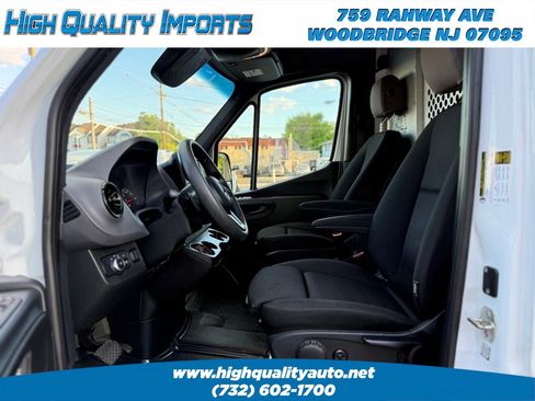 Used 2020 Mercedes-Benz Sprinter 1500 image 14