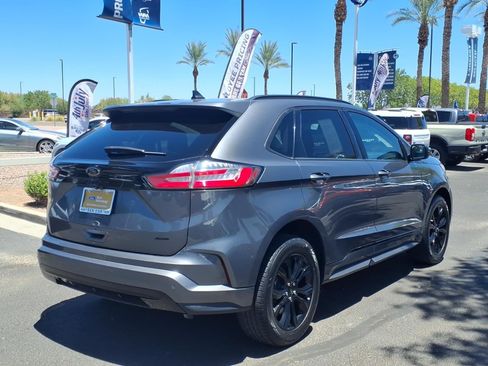 Certified 2022 Ford Edge SE w/ Black Appearance Package AWD/4WD image 4