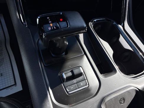 Used 2022 GMC Sierra 1500 AT4 w/ AT4 Premium Package image 18