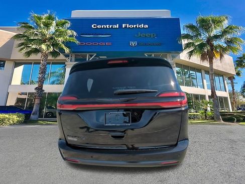 New 2026 Chrysler Pacifica Select w/ S Appearance Package FWD image 6