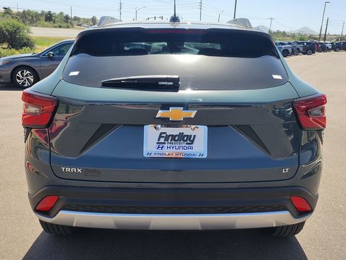 Used 2025 Chevrolet Trax LT w/ Driver Confidence Package FWD image 6