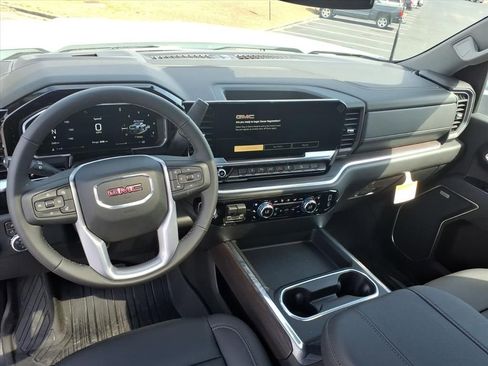 New 2026 GMC Sierra 2500 SLT w/ SLT Premium Package image 17