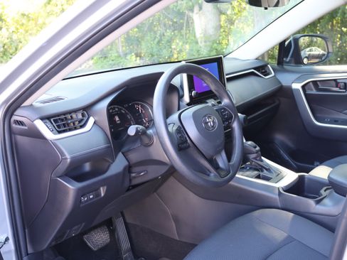 Certified 2025 Toyota RAV4 LE AWD/4WD image 28