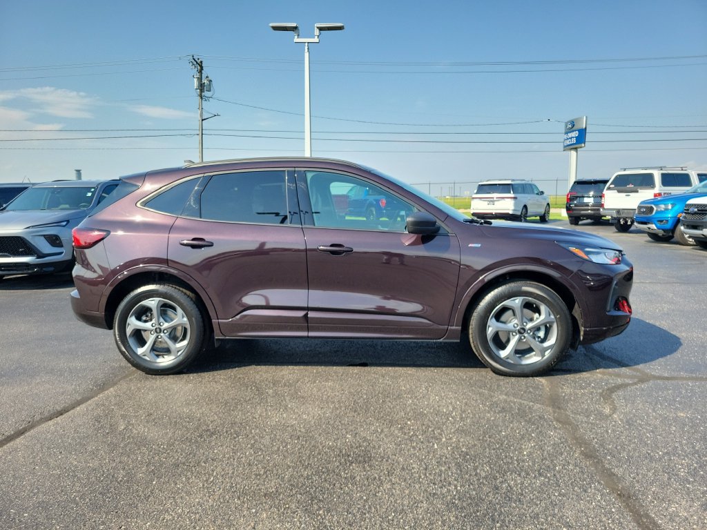Certified 2023 Ford Escape ST-Line w/ Tech Pack #1 AWD/4WD image 3