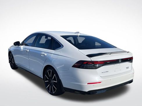 Used 2024 Honda Accord Touring image 7