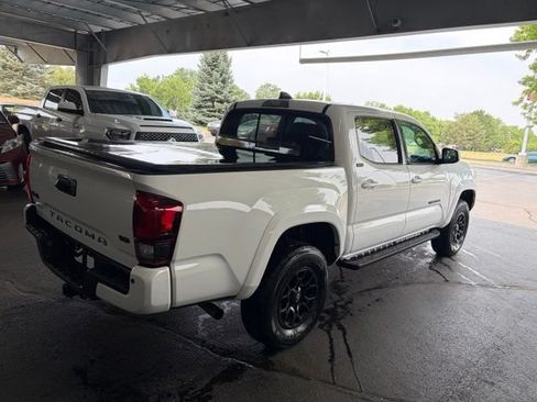 Used 2022 Toyota Tacoma SR5 AWD/4WD image 11