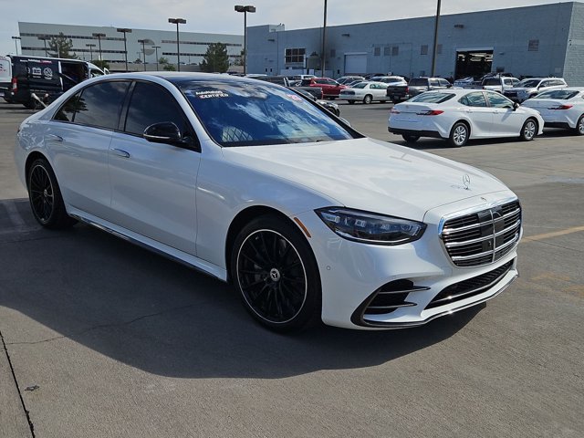 Used 2025 Mercedes-Benz S 580 4MATIC Sedan image 3