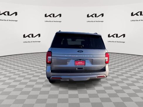 Used 2024 Ford Expedition Max XLT image 7
