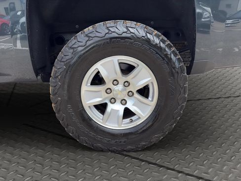 Used 2019 Chevrolet Silverado 1500 LT AWD/4WD image 29