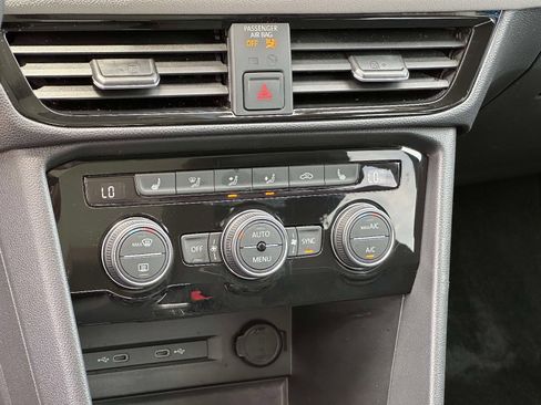 Certified 2024 Volkswagen Taos SE AWD/4WD image 20