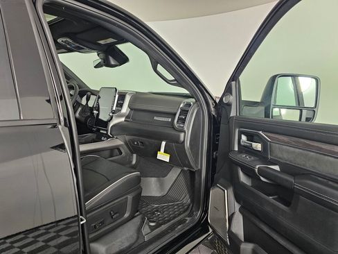 New 2026 RAM 3500 Laramie AWD/4WD image 37