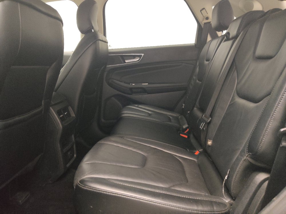 Used 2015 Ford Edge Titanium FWD image 18