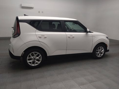 Used 2025 Kia Soul LX image 10
