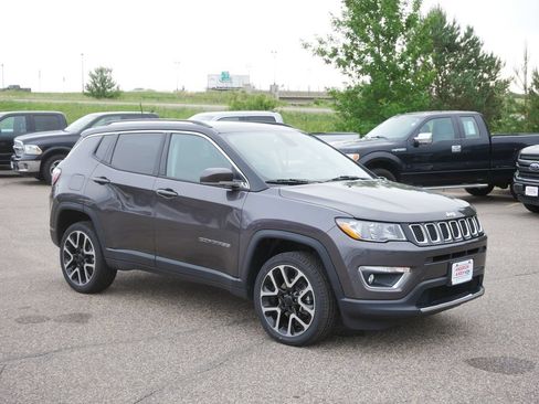 Used 2018 Jeep Compass Limited w/ Navigation Group AWD/4WD image 4