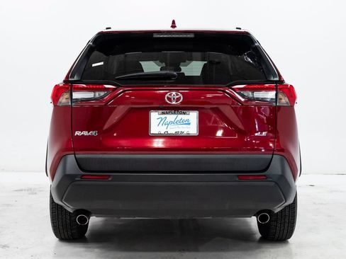 Used 2020 Toyota RAV4 LE FWD image 29