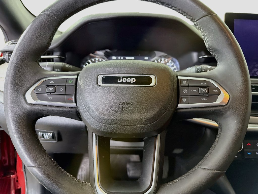 Used 2025 Jeep Compass Limited AWD/4WD image 15