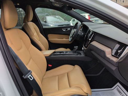 Used 2021 Volvo XC60 T5 Inscription w/ Protection Package Premier image 25