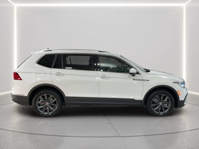 Certified 2024 Volkswagen Tiguan SE AWD/4WD image 7