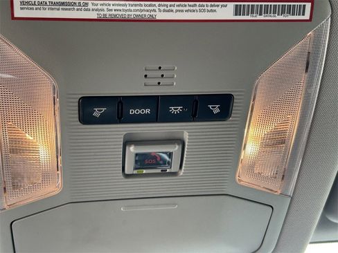 Used 2020 Toyota RAV4 LE image 28