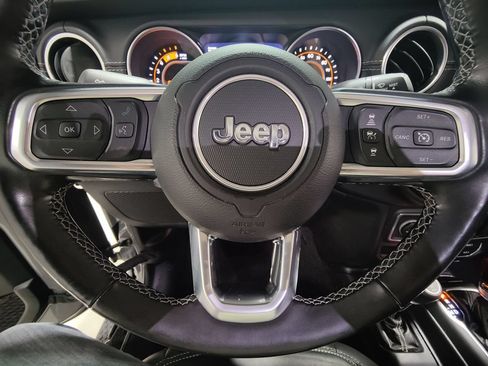 Used 2021 Jeep Gladiator Overland w/ Popular Equipment Package AWD/4WD image 39