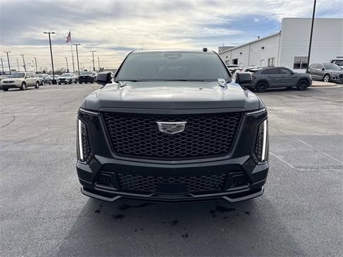 Used 2025 Cadillac Escalade V w/ LPO, ONYX Package image 8