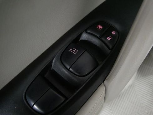 Used 2020 Nissan Rogue Sport SL w/ Premium Package image 15