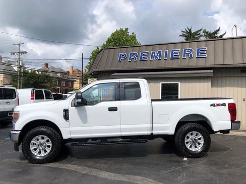 Used 2022 Ford F250 XLT w/ XLT Value Package AWD/4WD image 3