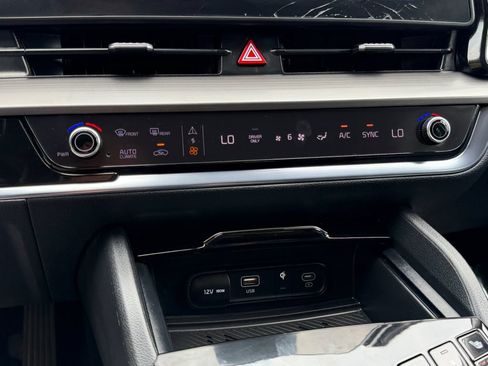 Certified 2023 Kia Sportage EX AWD/4WD image 19
