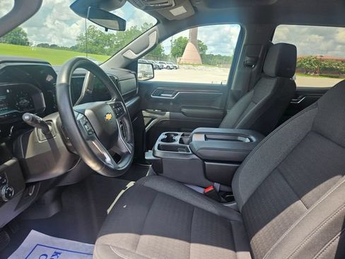 Used 2023 Chevrolet Silverado 1500 LT AWD/4WD image 9
