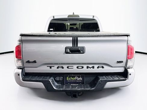 Used 2020 Toyota Tacoma Limited image 7