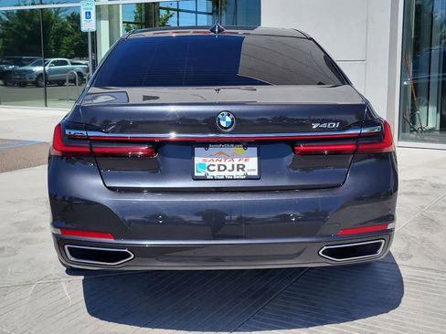 Used 2022 BMW 740i RWD image 6