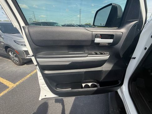 Used 2016 Toyota Tundra SR5 w/ SR5 Upgrade Package image 11