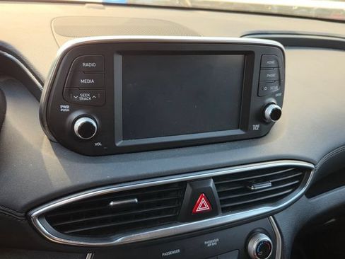 Used 2020 Hyundai Santa Fe SE FWD image 13