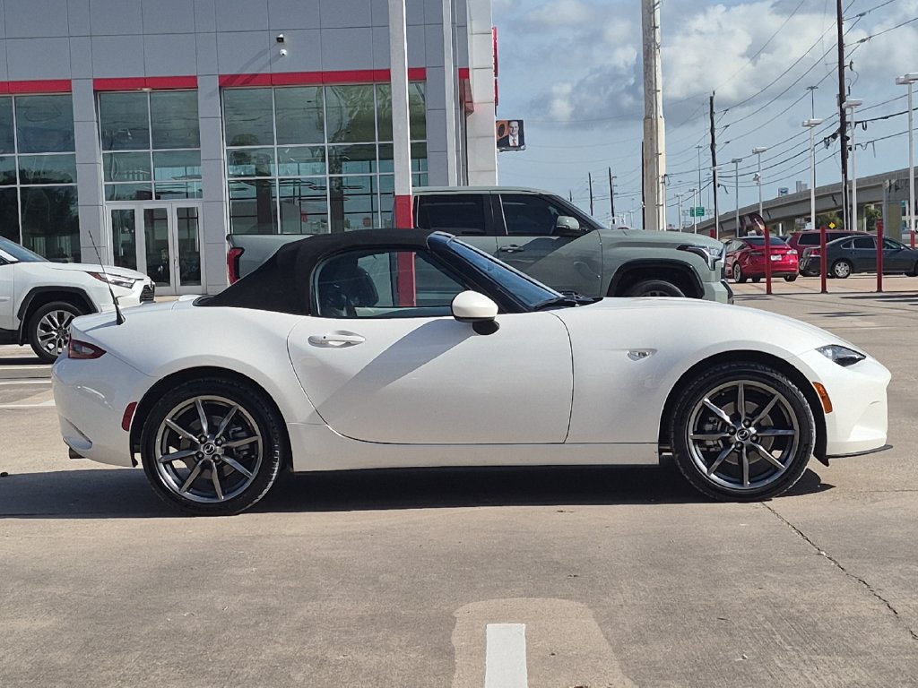 Used 2020 MAZDA MX-5 Miata Grand Touring RWD image 7
