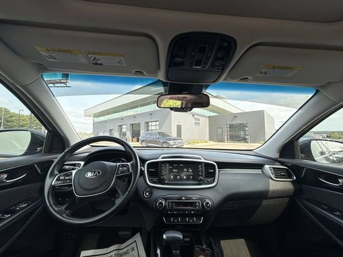 Used 2019 Kia Sorento EX FWD image 10