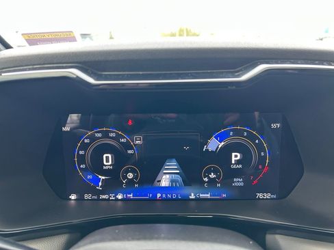 Used 2025 Chevrolet Colorado ZR2 w/ Technology Package AWD/4WD image 16