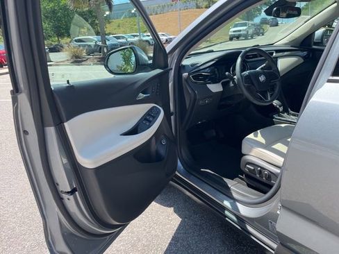 Used 2023 Buick Encore GX Essence w/ Experience Buick Package FWD image 4