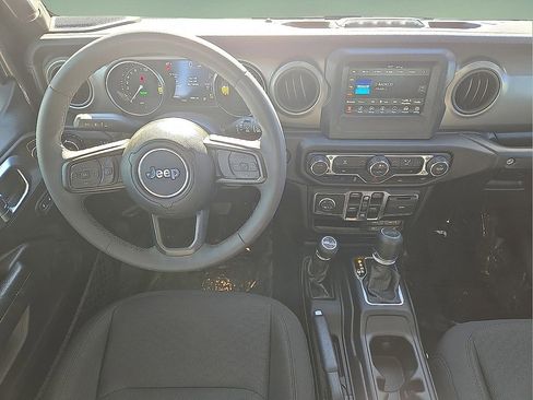 Used 2023 Jeep Wrangler Unlimited image 18