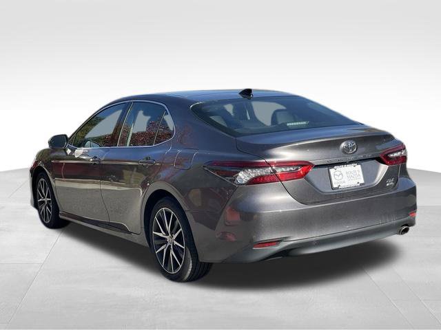 Used 2022 Toyota Camry XLE w/ Navigation Upgrade Package AWD/4WD image 5