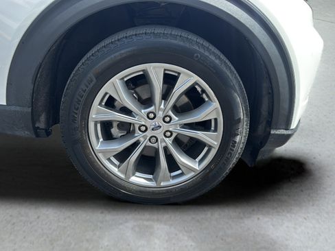 Used 2021 Ford Explorer Limited w/ Equipment Group 301A AWD/4WD image 21