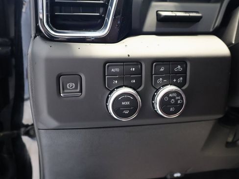 Certified 2024 GMC Sierra 3500 Denali Ultimate image 13