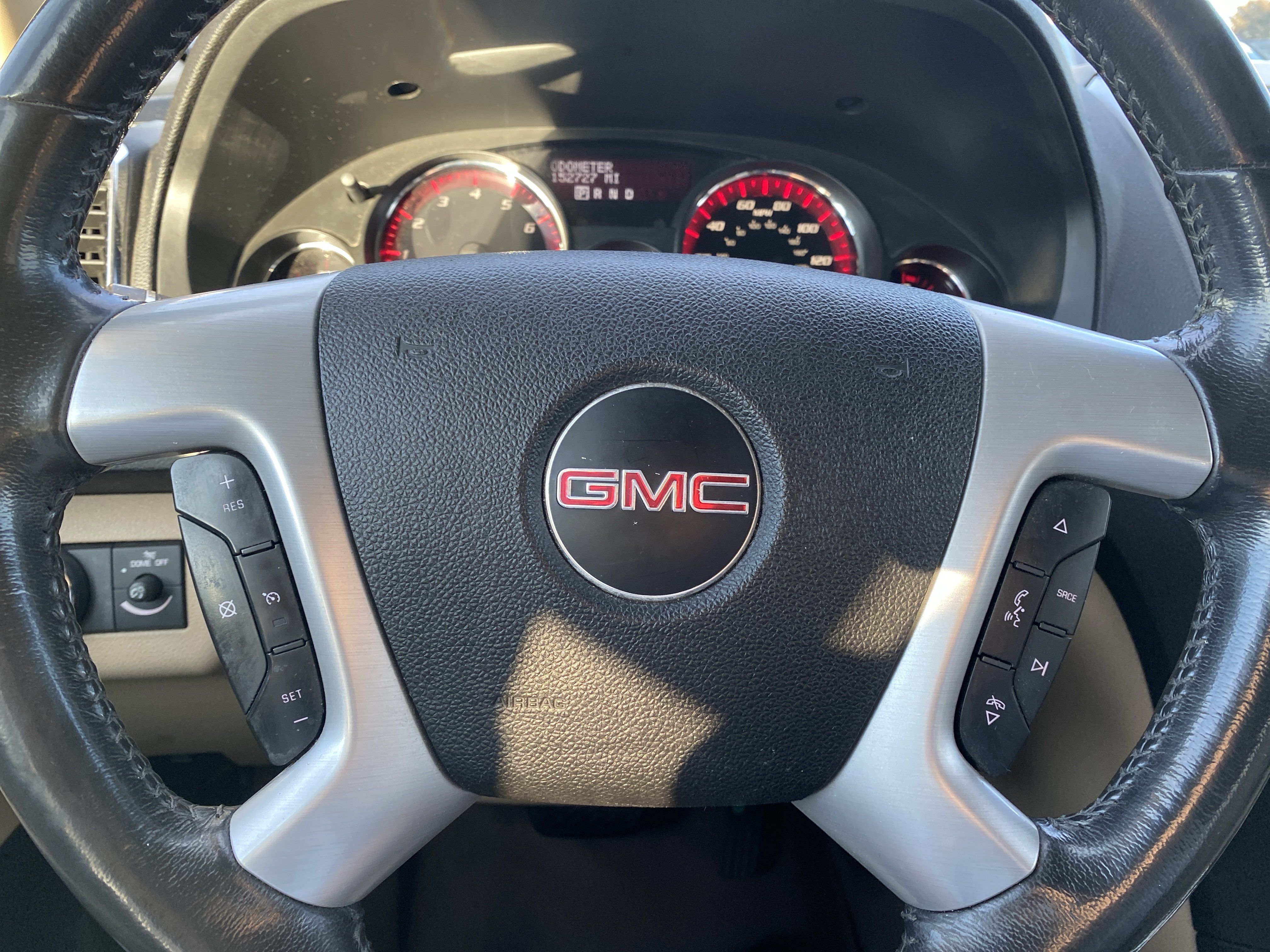 Used 2012 GMC Acadia SLT AWD/4WD image 16