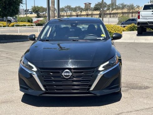 Used 2024 Nissan Altima 2.5 SV FWD image 8