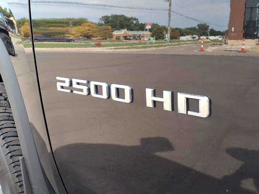 Used 2022 Chevrolet Silverado 2500 Custom w/ Custom Value Package AWD/4WD image 10