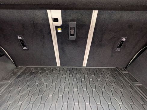 Used 2024 Jaguar F-PACE R-Dynamic S image 7