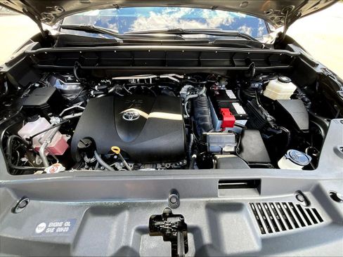 Used 2022 Toyota Highlander XLE image 31