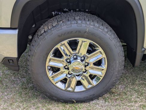 New 2026 Chevrolet Silverado 2500 High Country w/ Technology Package AWD/4WD image 7