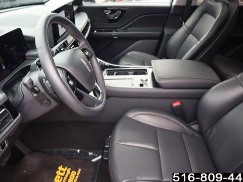 Used 2025 Lincoln Aviator AWD image 19